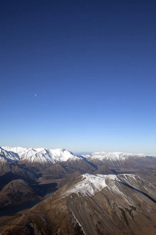 无人,横图,室外,旅游,热情,海洋,植物,建筑,酒店,希腊,欧洲,房屋,岛,悬崖,城镇,花,白色,风景,陡峭,摄影,住房,基克拉迪群岛,圣托里尼岛,地中海文化,希腊文化,发展,希腊共和国,思念,火把莲,火炬百合,火炬花,基克拉泽斯群岛,海滩,彩图,旅行,剑叶兰,海上运输