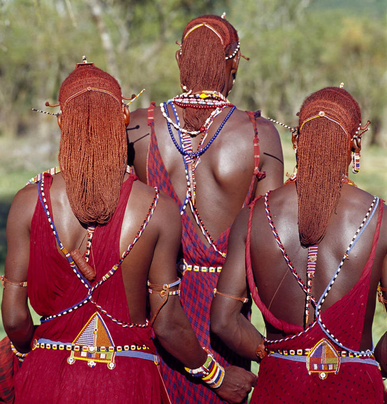 成年人,三个人,竖图,珠宝,非洲,肯尼亚,珠子,红色,摄影,发辫,麻花辫,男人,彩图,传统服装,传统文化,马赛人