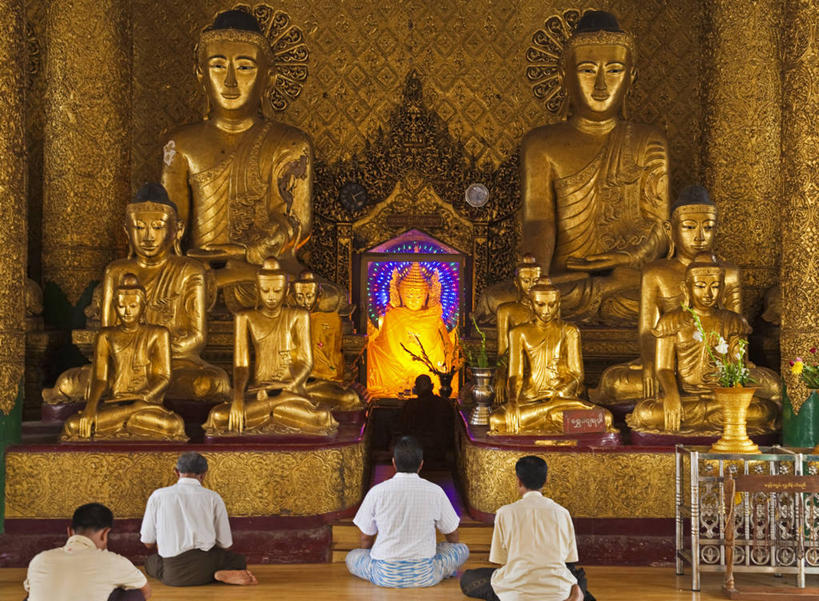 成年人,寺庙,坐,横图,光晕,缅甸,亚洲,雕像,锥子,首都,佛,宝塔,佛塔,祈祷,金色,摄影,宗教,电灯,东南亚,佛教,电,明亮,神殿,宗教建筑,缅甸联邦,瑞德贡大金塔,仰光大金塔,仰光大金寺,雪德宫大金塔,大金塔,灵性,瑞大光塔,瑞光大金塔,男人,盘着腿坐,彩图,神,仰光,雪达根大金寺,金叶