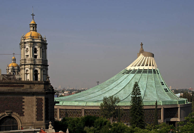 成年人,无人,教堂,竖图,墨西哥,节日,首都,文化,祈祷,健康,许愿,摄影,宗教,信仰,纪念,祈求,基督教,拉丁美洲,圆顶建筑,天主教,朝圣节,墨西哥城,教皇,平安,女人,彩图,大教堂