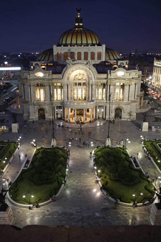 广场,宫殿,竖图,室外,绘画,天线,城市,建筑,剧院,喷泉,墨西哥,表演,艺术,雕像,大理石,首都,古典,音乐,文化,扮演,黄昏,工艺品,地标建筑,品味,摄影,美术,演出,北美,高雅,北美洲,拉丁美洲,美洲,手艺,墨西哥城,歌剧,美学,北亚美利加洲,亚美利加洲,墨西哥合众国,仙人掌王国,联邦区,墨西哥国家美术宫,彩图,舞蹈,古典乐