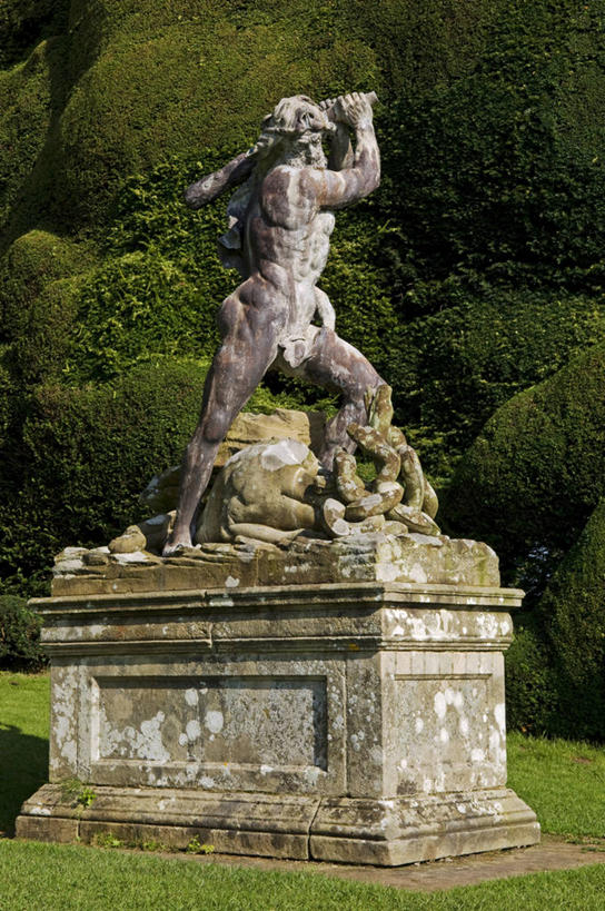 无人,竖图,旅游,度假,雕塑,英国,正装,神话,园艺,宏伟,摄影,高雅,威尔士,大力神,彩图,旅行,波威斯城堡