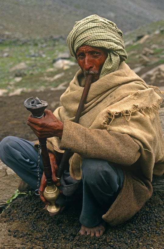 一个人,运动员,竖图,室外,度假,运动,水,英国,鸭舌帽,摄影,生活方式,鱼钩,威尔士,钓竿,休闲活动,彩图,钓鱼,传统文化,迪河