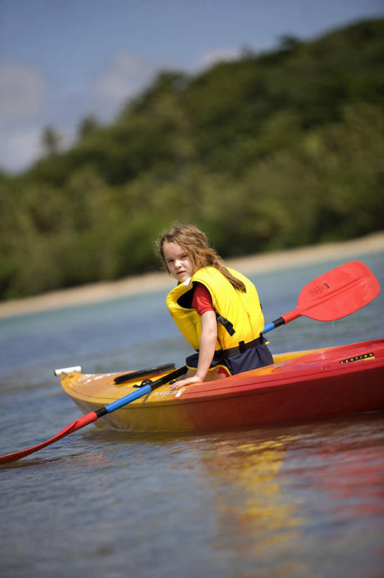 儿童,两个人,家庭,兄弟,姐妹,横图,旅游,度假,快乐,纯洁,斐济,行人,游客,游人,潜水镜,岛,路人,旅客,刺激,蓝色,天空,放松,可爱,童年,童趣,摄影,呼吸管,热带气候,童真,烂漫,无邪,南太平洋,过客,天真,男孩,男性,女孩,女性,彩图,旅行