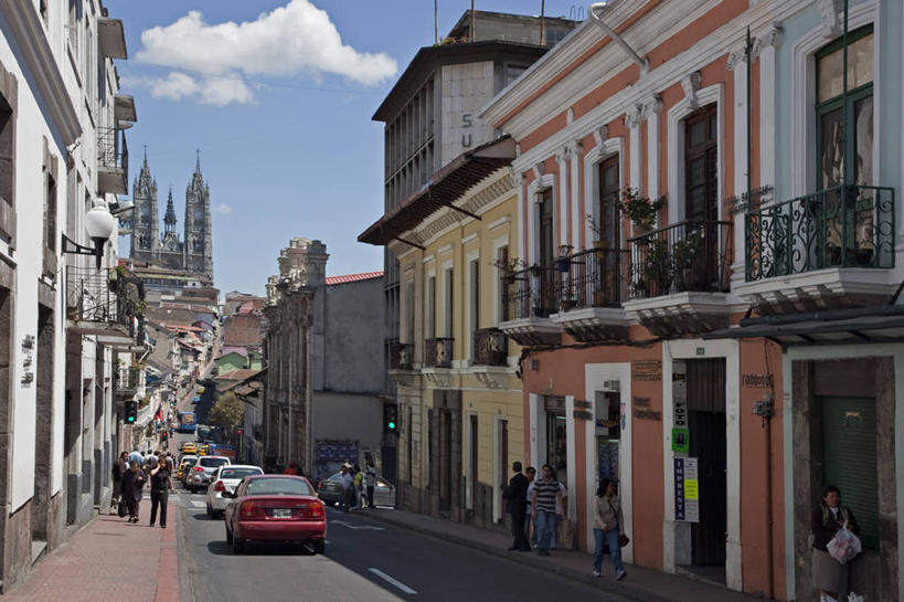 横图,阳台,建筑,喷泉,厄瓜多尔,节日,装饰,拱门,首都,文化,布置,祈祷,健康,南美,许愿,摄影,宗教,信仰,纪念,祈求,基督教,拉丁美洲,天主教,基多,平安,美国人,彩图,旅行,大教堂,大主教