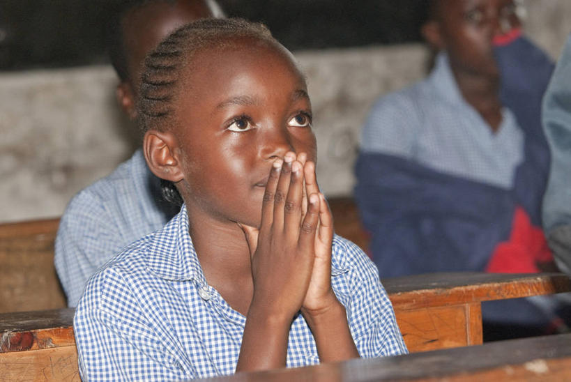 儿童,横图,室内,度假,非洲,肯尼亚,教育,教,祈祷,教室,摄影,知识,志愿者,蒙巴萨岛,女孩,彩图,旅行