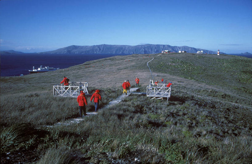 横图,旅游,智利,行人,游客,游人,军事,旷野,路人,旅客,草,风景,平原,南美,摄影,拉丁美洲,海军,过客,彩图,山景城