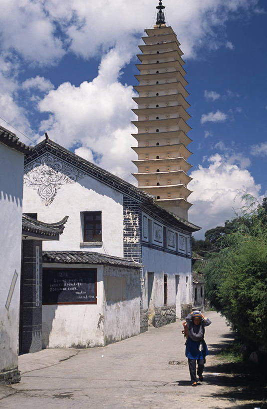 成年人,竖图,室外,建筑业,装修,建筑,街道,大理,亚洲,古城,历史,宝塔,社区,摄影,高,女人,彩图,传统文化