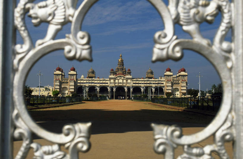 成年人,胡须,一个人,竖图,印度,仅一个男性,橙色,摄影,宗教,肖像,印度文化,印度教,北方邦,灵性,苦行僧,男人,胡子,络腮胡,彩图,阿拉哈巴德