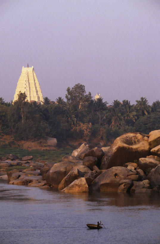 成年人,胡须,一个人,竖图,印度,仅一个男性,橙色,摄影,宗教,肖像,印度文化,印度教,北方邦,灵性,苦行僧,男人,胡子,络腮胡,彩图,阿拉哈巴德