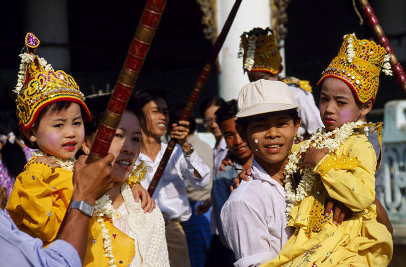 父亲,女儿,横图,缅甸,亚洲,首都,黄色,摄影,东南亚,佛教,神殿,典礼,缅甸联邦,瑞德贡大金塔,仰光大金塔,仰光大金寺,雪德宫大金塔,大金塔,瑞大光塔,瑞光大金塔,女性,彩图,仰光,雪达根大金寺