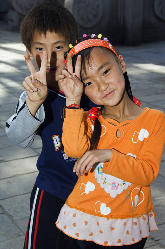 儿童,一个人,竖图,纯洁,亚洲,仅一个男性,仅一个人,小孩,仅一个小孩,可爱,童年,童趣,摄影,隐藏,捉迷藏,童真,东亚,烂漫,无邪,陕西省,恶作剧,天真,男孩,男人,男性,孩子,彩图,男生