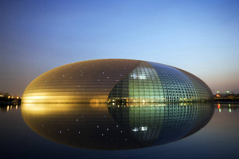 无人,人民大会堂,横图,室外,夜晚,旅游,时尚,湖,日落,水,城市,建筑,剧院,北京,日光,中国,亚洲,表演,反射,圆形,眼镜,池塘,光,歌剧院,首都,宏伟,热,现代,扮演,黄昏,地标建筑,摄影,照亮,创造力,演出,高雅,照明设备,中国文化,反差,创新,东亚,钛,死水,设计,彩图,旅行,罢工,美人