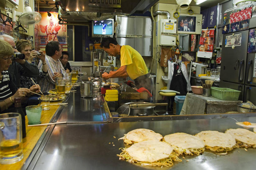 吃,横图,室内,吃饭,晚餐,厨房,广岛县,日本,亚洲,准备,日本文化,食品,快餐,摄影,清新,东亚,本州,主厨,烹调,彩图,灶间,餐馆,薄烤饼,传统文化,商用厨房