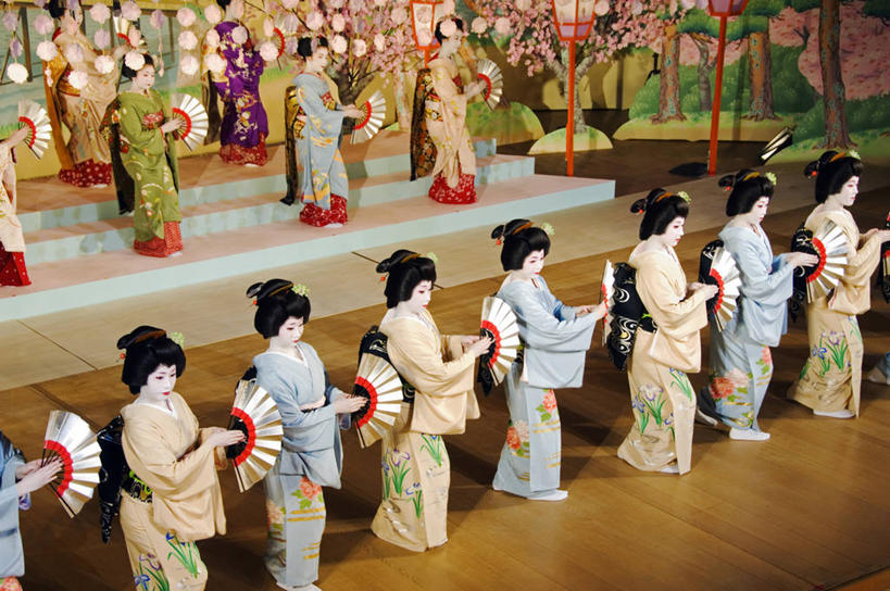 儿童,成年人,人群,横图,彩色,烹饪,日本,亚洲,表演,和服,日本文化,料理,食品,历史,菜肴,美食,食物,衣服,摄影,佳肴,京都府,五颜六色,保护,色彩斑斓,五彩缤纷,艺妓,东亚,本州,本州岛,日本国,近畿地方,近畿,五彩斑斓,五光十色,女孩,女人,外衣,彩图,传统服装,舞蹈,柱头,传统文化,联合国教科文组织,美人,舞妓