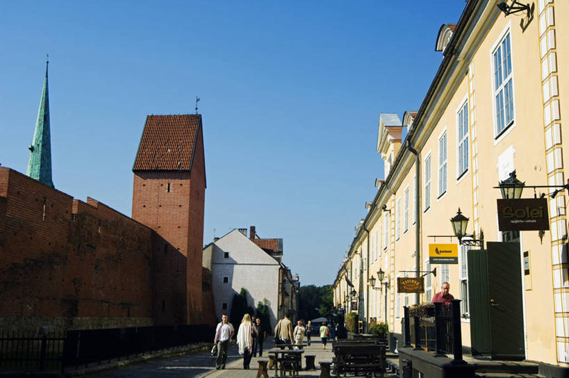 横图,旅游,城市,建筑,街道,行人,游客,游人,古城,首都,历史,路人,旅客,摄影,里加,过客,彩图,联合国教科文组织,兵营