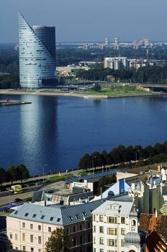 无人,码头,竖图,室外,河流,城市,港口,建筑,欧洲,拉脱维亚,反射,河岸,首都,现代,摄影,里加,彩图,摆渡口,埠头,渡口,渡头,港湾,海港,货运码头,口岸,商港,道加瓦河