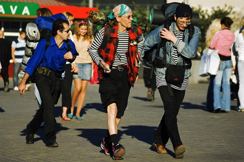 横图,旅游,城市,道路,街道,路,公路,拉脱维亚,乘客,行人,游客,游人,交通,首都,路人,旅客,摄影,群众,背包客,里加,过客,马路,步行,彩图,背包族