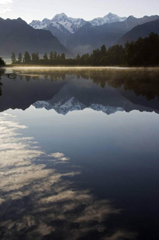 无人,竖图,室外,日出,湖,山,山脉,树林,水,雪,雪山,日光,欧洲,荷兰,新西兰,反射,地形,山顶,黎明,风景,安静,摄影,宁静,西欧,剪影,澳大拉西亚,库克山,荷兰王国,尼德兰王国,新西兰南岛,南荷兰省,韦斯特兰,马瑟森湖,彩图,罢工,美人