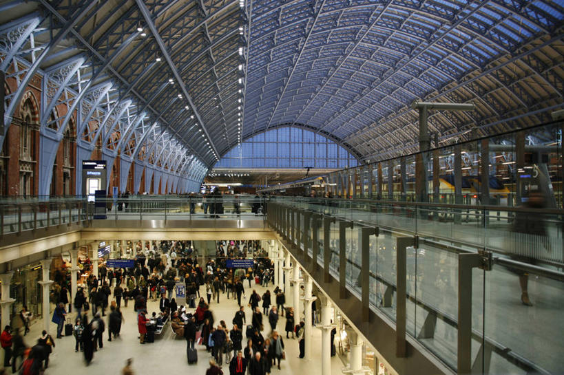 工程师,建筑师,横图,城市,建筑,路,铁路,火车,车站,英国,巴黎,轨道,交通,铁轨,首都,大厅,英格兰,运输,摄影,离开,高速列车,管理,建筑工程师,设计,彩图,旅行,画则师,图则师,则师,评估,人员,霍朗明,诺曼.福斯特,诺曼.罗伯特.福斯特男爵阁下