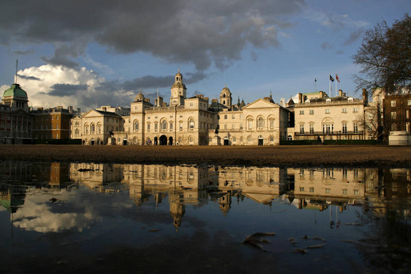 无人,横图,水,雨,城市,建筑,旗帜,英国,反射,云,首都,英格兰,摄影,威斯敏斯特市,英国文化,水坑,白厅,彩图