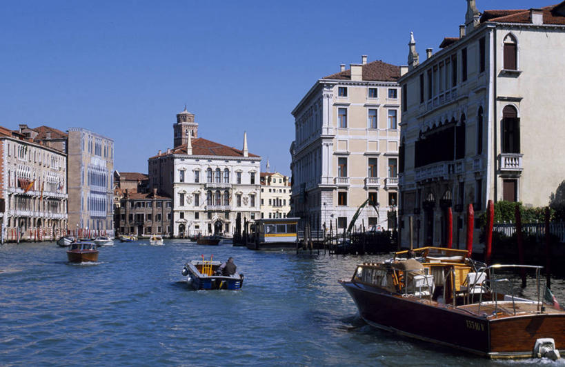 无人,家,码头,横图,水,别墅,城市,船,出租车,意大利,欧洲,威尼斯,房屋,屋子,公寓,洋房,楼房,住宅,运输,摄影,运河,威尼托大区,彩图,旅行,房子,柱头,水上出租车