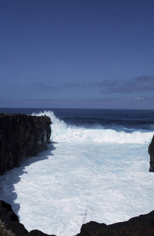 无人,竖图,室外,海浪,海洋,火山,水,西班牙,欧洲,喷,飞溅,粗糙,海岸线,悬崖,波浪,大西洋,摄影,毛糙,加那利群岛,耶罗岛,大西洋群岛,海滩,岩石,彩图,粗拙