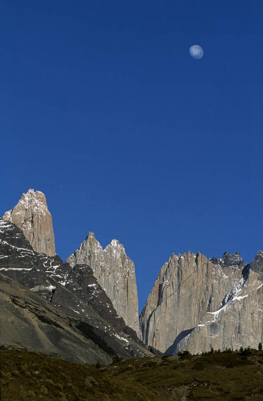 无人,竖图,室外,山,智利,月亮,风景,陡峭,南美,摄影,拉丁美洲,岩层,百内国家公园,岩石,彩图