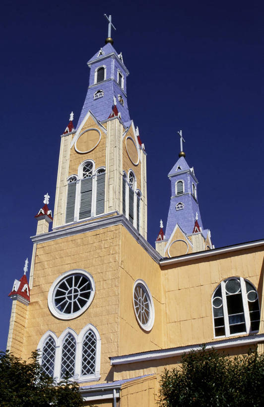 无人,教堂,竖图,太阳,建筑,智利,节日,圆形,岛,尖顶,热,文化,紫色,祈祷,健康,橙色,南美,许愿,人体,摄影,宗教,信仰,纪念,祈求,南美洲,基督教,拉丁美洲,宗教建筑,天主教,美洲,旧金山,省会,亚美利加洲,南亚美利加洲,智利共和国,灵性,奇洛埃岛,平安,彩图,湖大区,奇洛埃省,卡斯特罗市,奇洛埃群岛