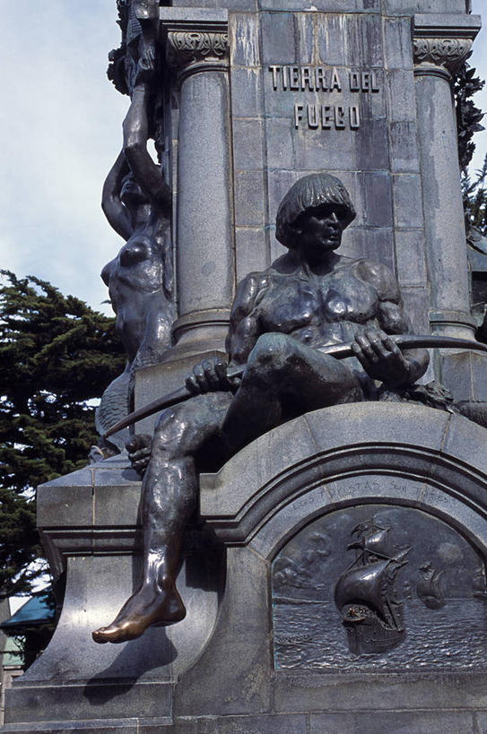 无人,竖图,旅游,智利,行人,游客,游人,雕像,符号,纪念碑,路人,旅客,南美,摄影,纪念,留念,南美洲,拉丁美洲,美洲,怀念,亚美利加洲,南亚美利加洲,智利共和国,过客,麦哲伦,彩图