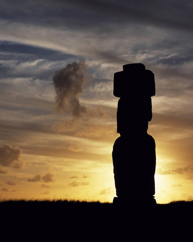 无人,竖图,日落,雕塑,复活节岛,智利,雕像,云,黄色,天空,地标建筑,南美,摄影,考古学,太平洋,南美洲,拉丁美洲,美洲,剪影,复活节岛石像,波利尼西亚,摩艾石像,亚美利加洲,南亚美利加洲,复活岛,智利共和国,摩艾像,波利尼西亚群岛,海滩,彩图,复活节岛人像,赫布亚岛,拉帕努伊岛,毛埃石像,摩阿仪,摩埃石像,莫阿伊,帕赛兰,伊斯特岛