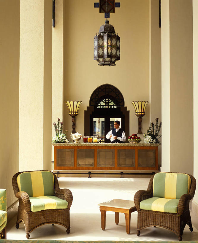 无人,酒吧,竖图,室内,旅游,度假,吧台,建筑,酒店,椅子,埃及,行人,游客,游人,灯笼,娱乐,大厅,路人,旅客,调酒师,装饰物,享受,休闲,放松,摄影,中东,华贵,埃及文化,过客,彩图