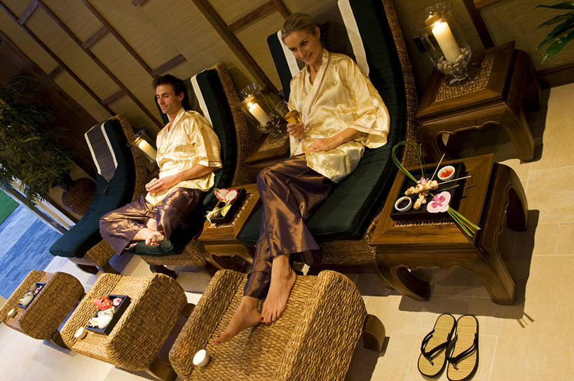 成年人,两个人,微笑,横图,室外,凉鞋,床,酒店,蜡烛,英国,北爱尔兰,食品,脚凳,饮料,装饰物,放松,摄影,异性恋,男人,女人,休闲椅,彩图,弗马纳区,伴侣,厄恩湖