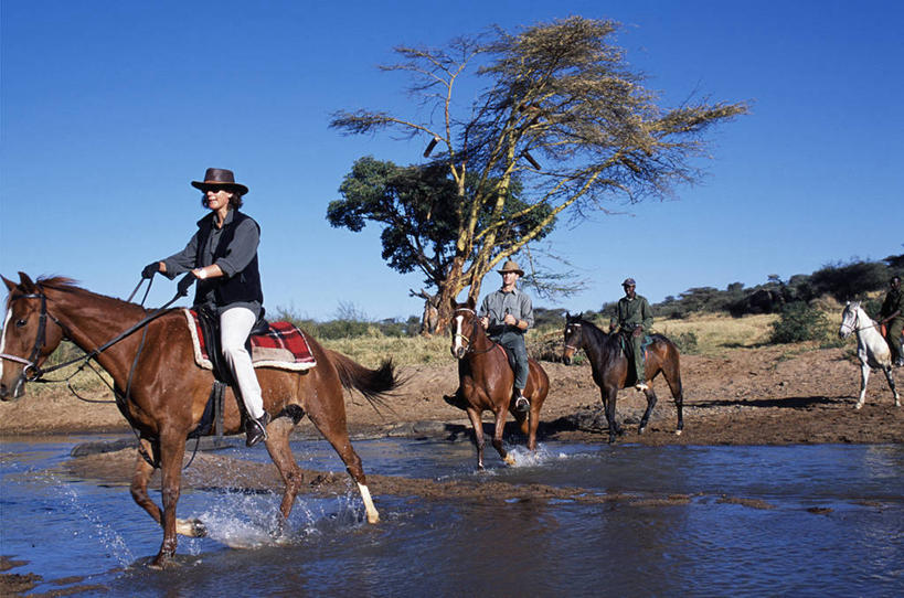 横图,室外,旅游,度假,马,非洲,肯尼亚,行人,游客,游人,娱乐,路人,旅客,享受,休闲,放松,摄影,小马,黑客,过客,彩图