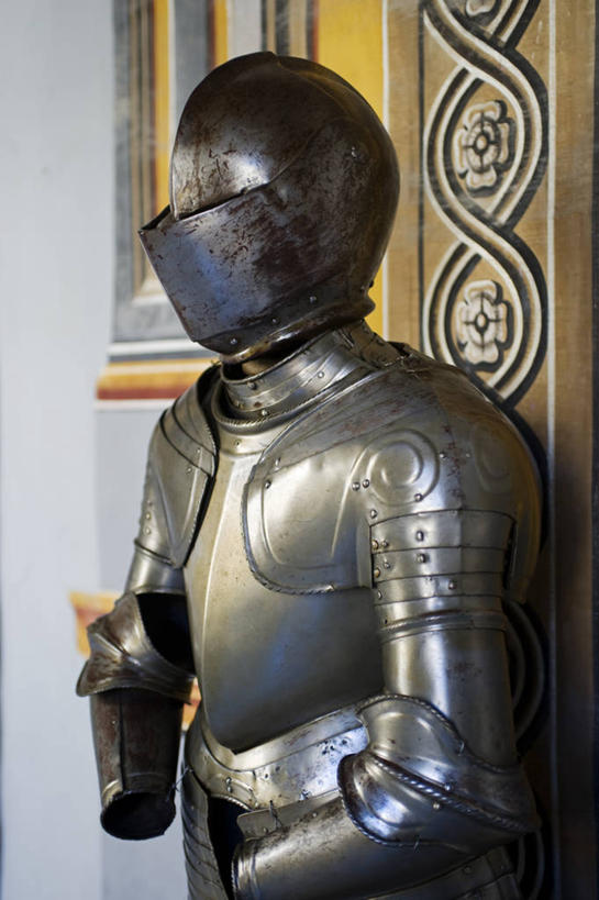 一个人,竖图,制服,城市,欧洲,马耳他,士兵,头盔,头饰,岛,首都,衣服,地标建筑,摄影,瓦莱塔,地中海文化,南欧,军服,巴洛克风格,群岛,彩图,联合国教科文组织