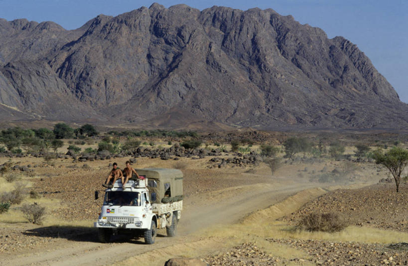 横图,室外,探险,沙漠,路,尼日尔,地形,泥土,拖车,摄影,灰尘,驾车,北非,撒哈拉沙漠,冒险,彩图