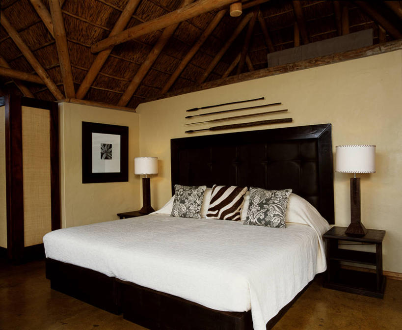 无人,横图,室内,度假,卧室,酒店,南非,双人床,现代,灯,白色,黑色,摄影,华贵,矛,东开普省,斑马纹,彩图