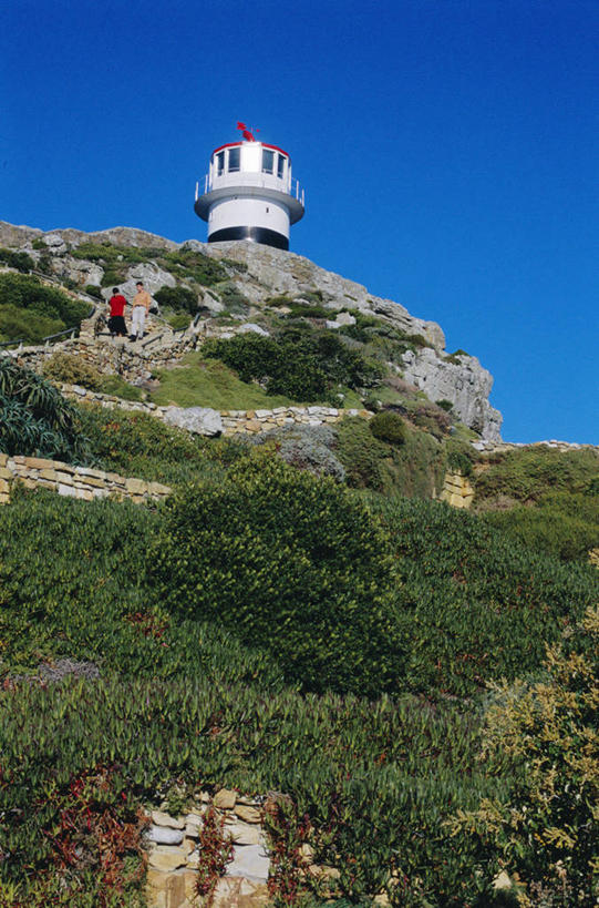 竖图,室外,旅游,度假,探险,道路,非洲,南非,行人,游客,游人,信息,悬崖,小路,灯塔,交通,方向,娱乐,路人,旅客,享受,休闲,放松,摄影,引导,指引,航标,探险家,海岬,过客,步行,彩图,开普半岛,导航