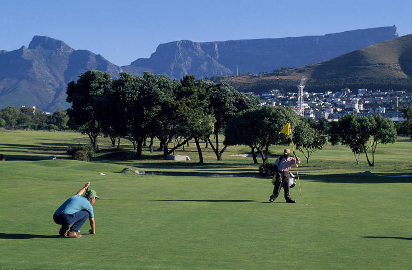 成年人,两个人,横图,室外,锻炼,度假,运动,山,山脉,非洲,南非,洞,首都,高尔夫球场,绿色,摄影,生活方式,准确,开普敦,桌山,省会,阿非利加洲,立法首都,南非共和国,西开普省,高尔夫球运动,男人,休闲活动,彩图,开普半岛