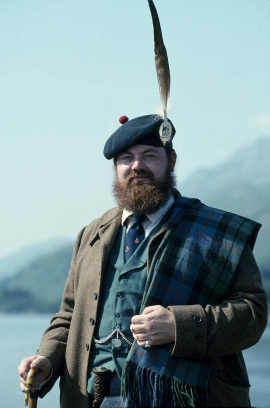 成年人,胡须,一个人,竖图,室外,湖,仅一个男性,苏格兰,职业,摄影,毛发,肖像,苏格兰高地,男人,胡子,络腮胡,彩图,传统服装,传统文化,高地运动会