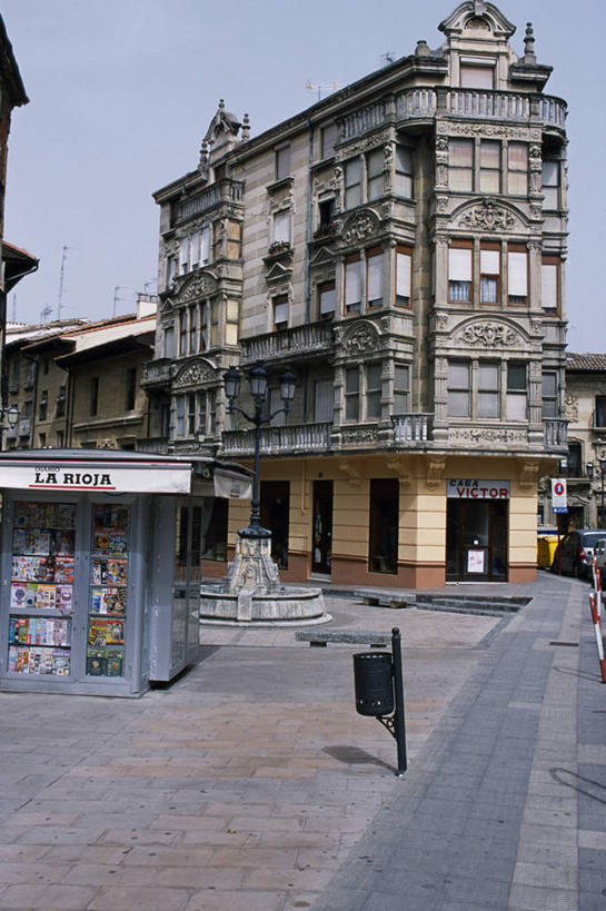 无人,竖图,通讯,建筑,街道,杂志,西班牙,欧洲,房屋,亭子,古城,人行道,货摊,摄影,豪宅,彩图,报亭,售货亭