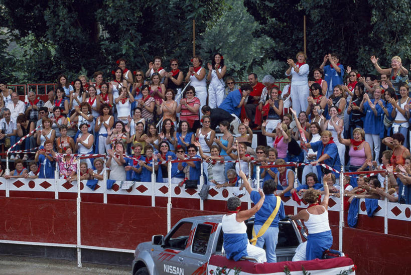 成年人,鼓掌,横图,锻炼,快乐,比赛,运动,竞争,斗牛,西班牙,欧洲,庆祝,娱乐,体育场,斗牛场,休闲,摄影,体育运动,体育,女人,彩图,健身,西班牙斗牛