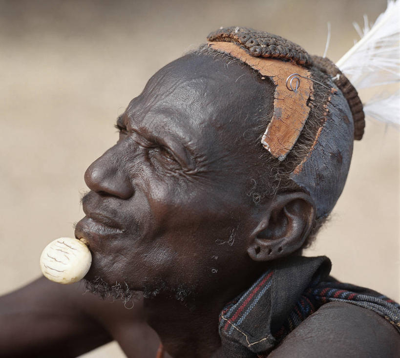 成年人,一个人,横图,鸟,鸵鸟,羽毛,非洲,肯尼亚,仅一个男性,轻盈,柔软,鸟类,摄影,肖像,非洲文化,轻柔,男人,非洲人,彩图,传统服装