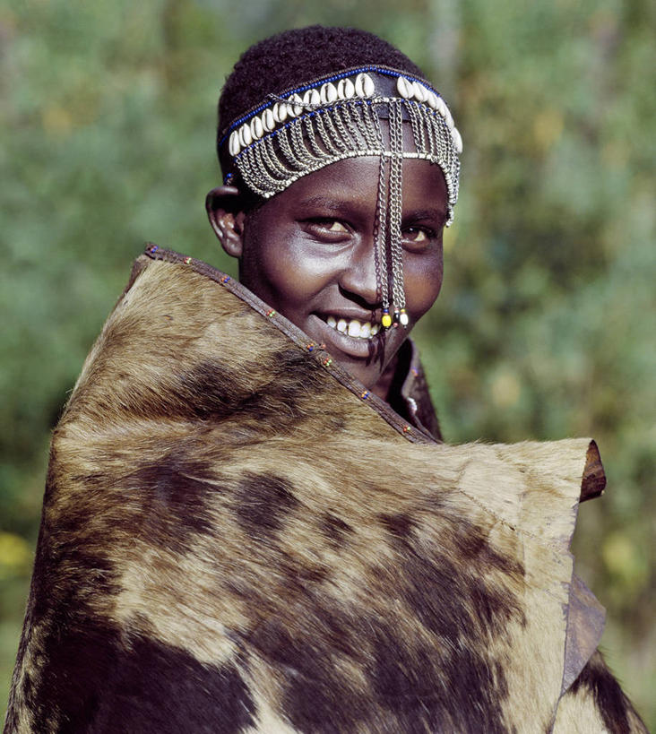 儿童,少年,一个人,微笑,竖图,珠宝,非洲,肯尼亚,束发带,珠子,摄影,青春期,肖像,非洲文化,紫贝,害羞,女孩,彩图,传统服装