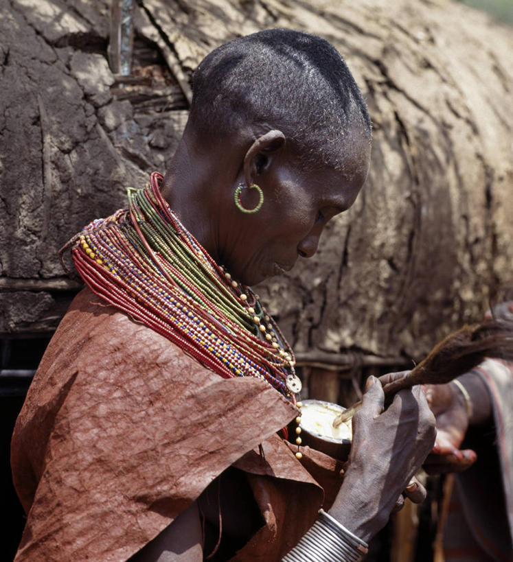 成年人,一个人,竖图,项链,珠宝,非洲,肯尼亚,仅一个女性,珠子,黄油,摄影,典礼,非洲文化,女人,彩图,传统服装,传统文化,成人仪式