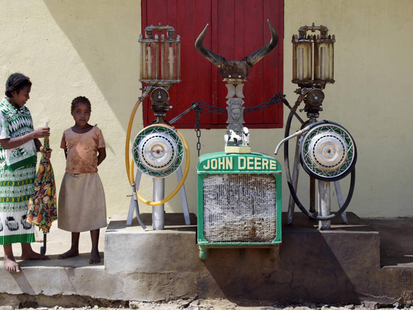 横图,室外,非洲,马达加斯加,摄影,加油站,非洲文化,加油机,图利亚拉,彩图,散热器