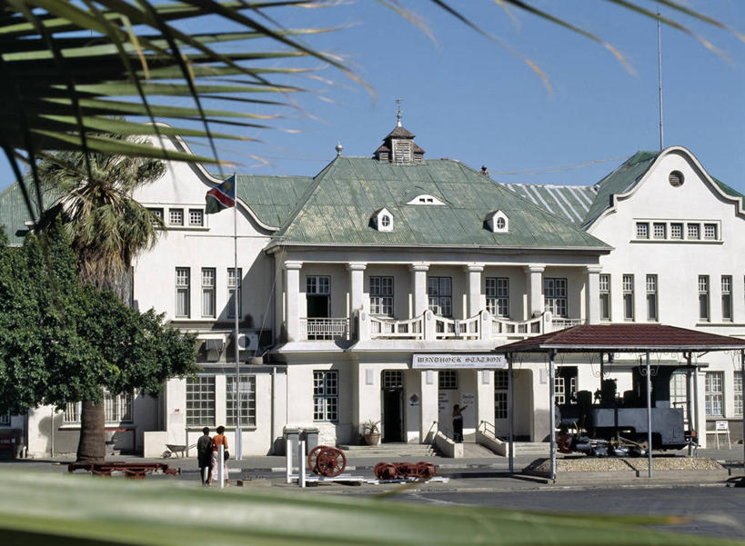 无人,横图,室外,建筑,火车,车站,非洲,纳米比亚,站台,首都,月台,白色,地标建筑,运输,摄影,温得和克,蒸汽机车,彩图