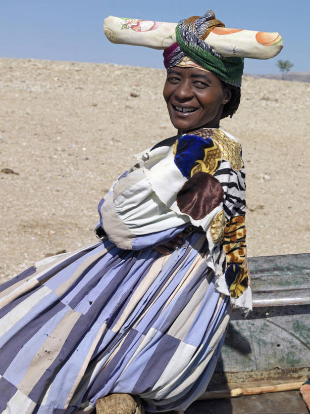 一个人,竖图,非洲,纳米比亚,紫色,摄影,肖像,奥普沃,彩图,传统服装,传统文化,赫雷罗族