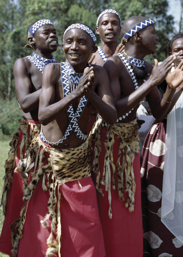 成年人,鼓掌,竖图,非洲,卢旺达,摄影,唱,支撑,草裙,男人,舞者,彩图,舞蹈,传统文化