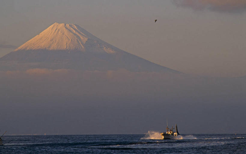 东方人,无人,横图,室外,火山,日落,山,雪,雪山,船,富士山,日本,亚洲,日本文化,圆锥,地形,宏伟,自然,黄昏,地标建筑,摄影,国家公园,东亚,本州,活火山,彩图,钓鱼,名声,富士
